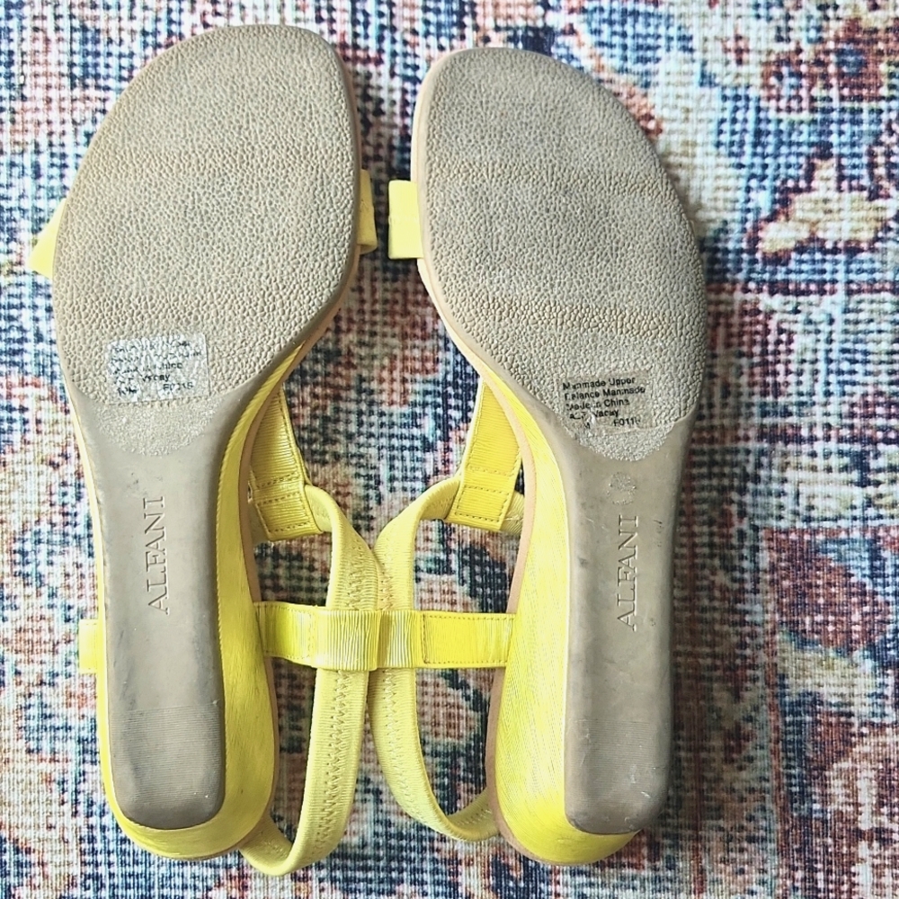 ALFANI | Bright Wedge Sandals - Picture 6 of 9